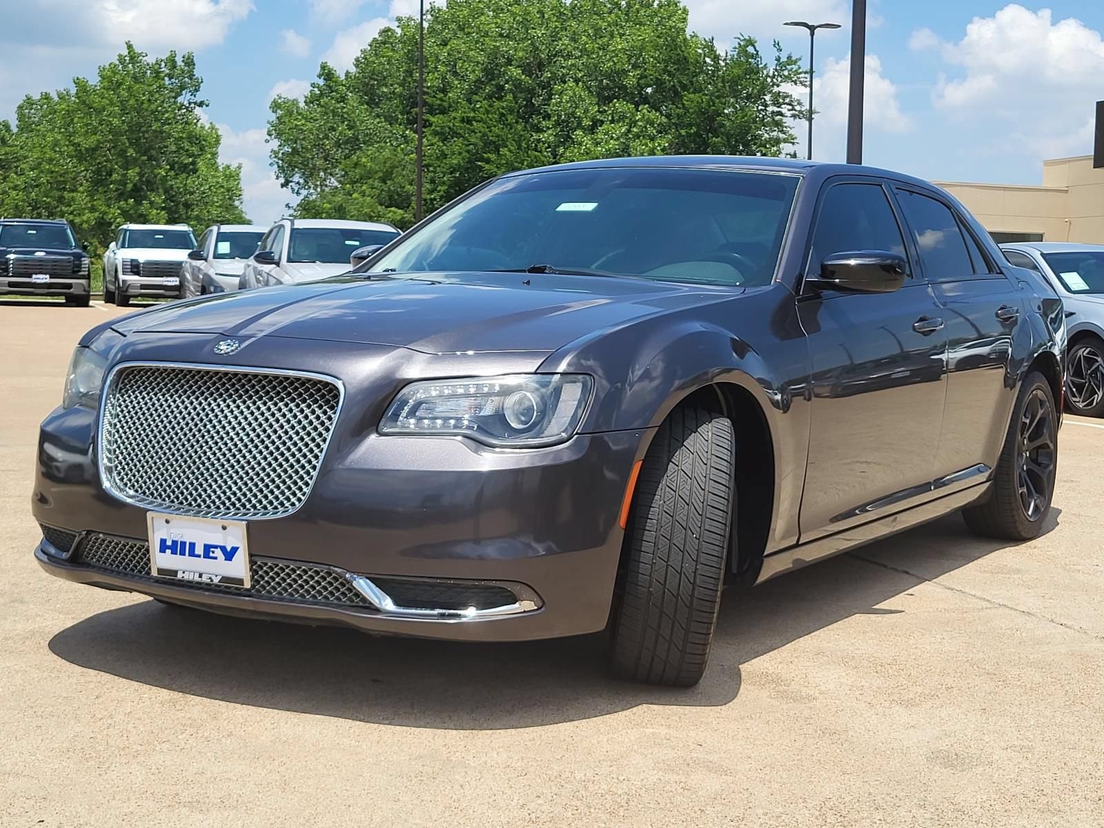 Used 2019 Chrysler 300 Touring w/ Sport Appearance Package RWD image 2
