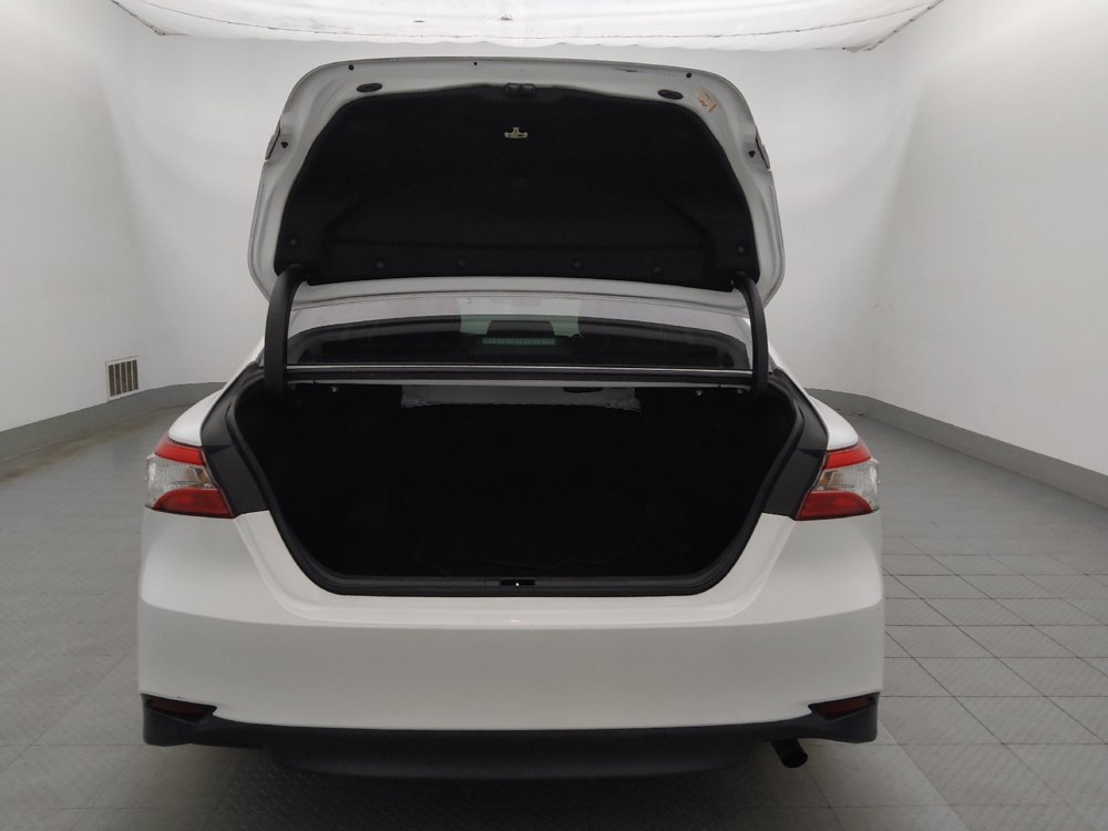 Used 2019 Toyota Camry LE FWD image 29