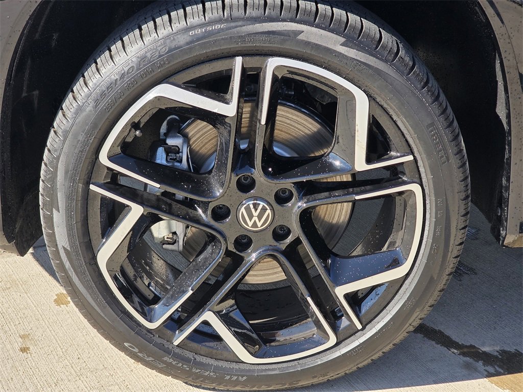 New 2026 Volkswagen Tiguan SEL R-Line image 11
