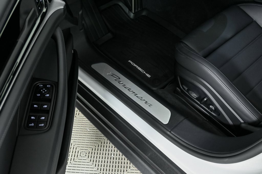 New 2025 Porsche Panamera image 7
