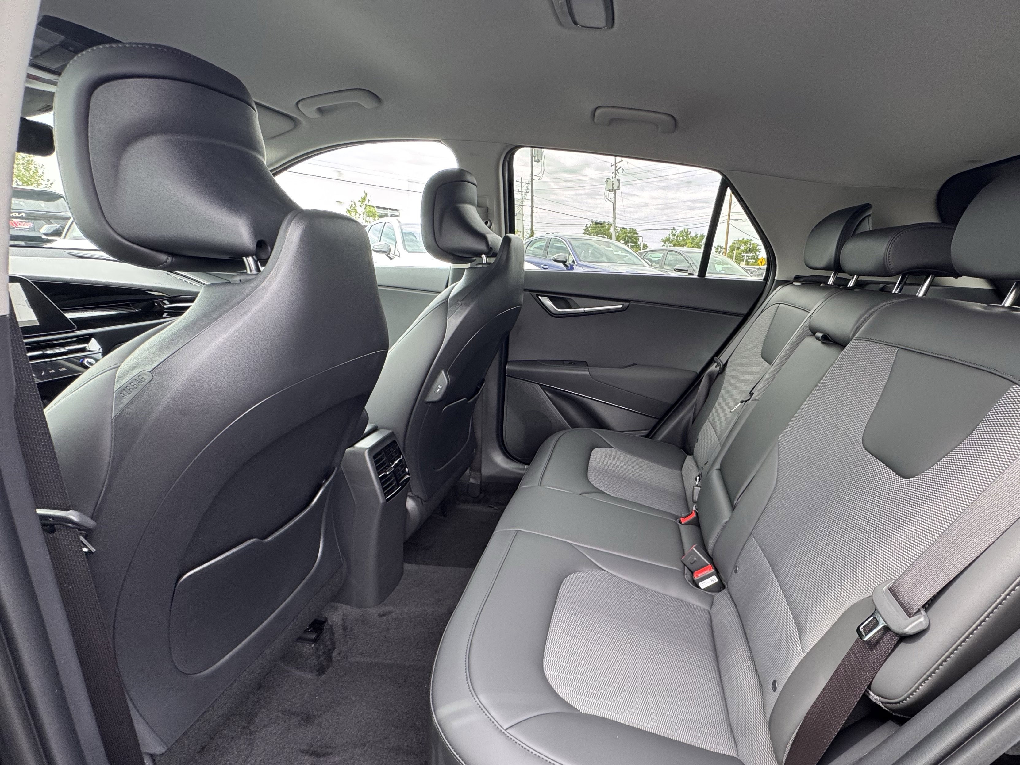 New 2026 Kia Niro EX FWD image 14