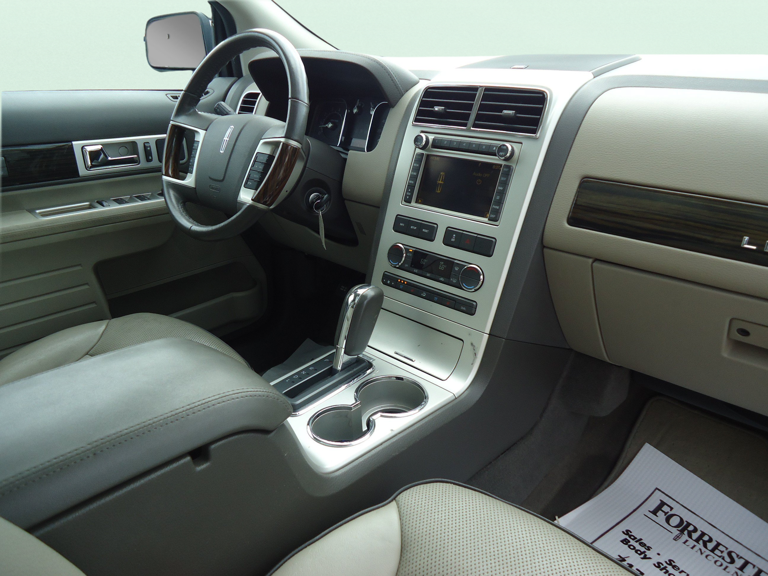 Used 2010 Lincoln MKX AWD image 25