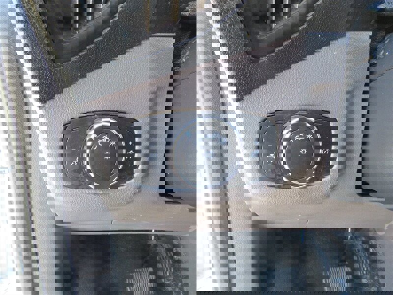 Used 2020 Ford Transit Connect XL image 19