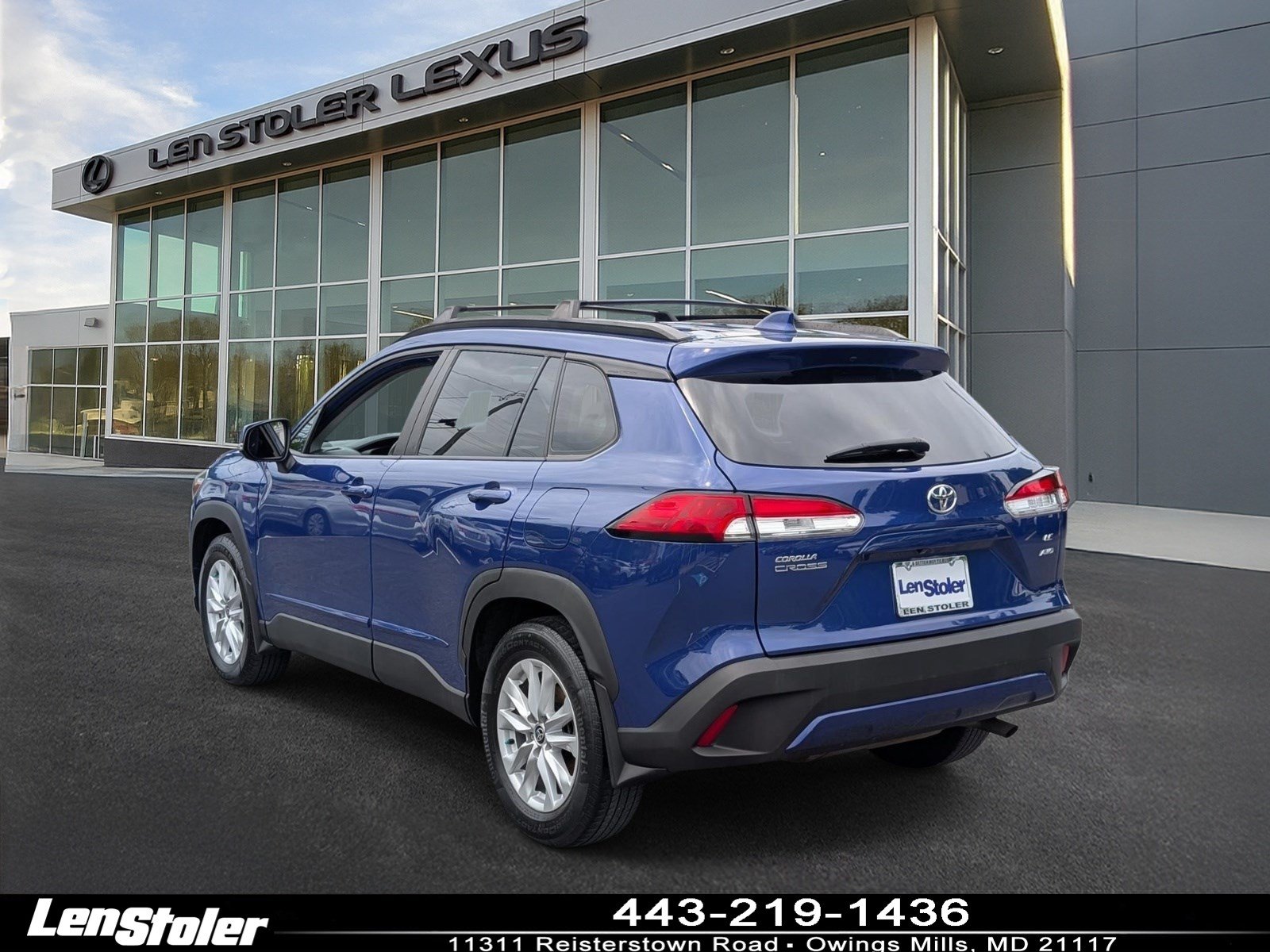 Used 2023 Toyota Corolla Cross LE w/ Moonroof Package AWD/4WD image 5