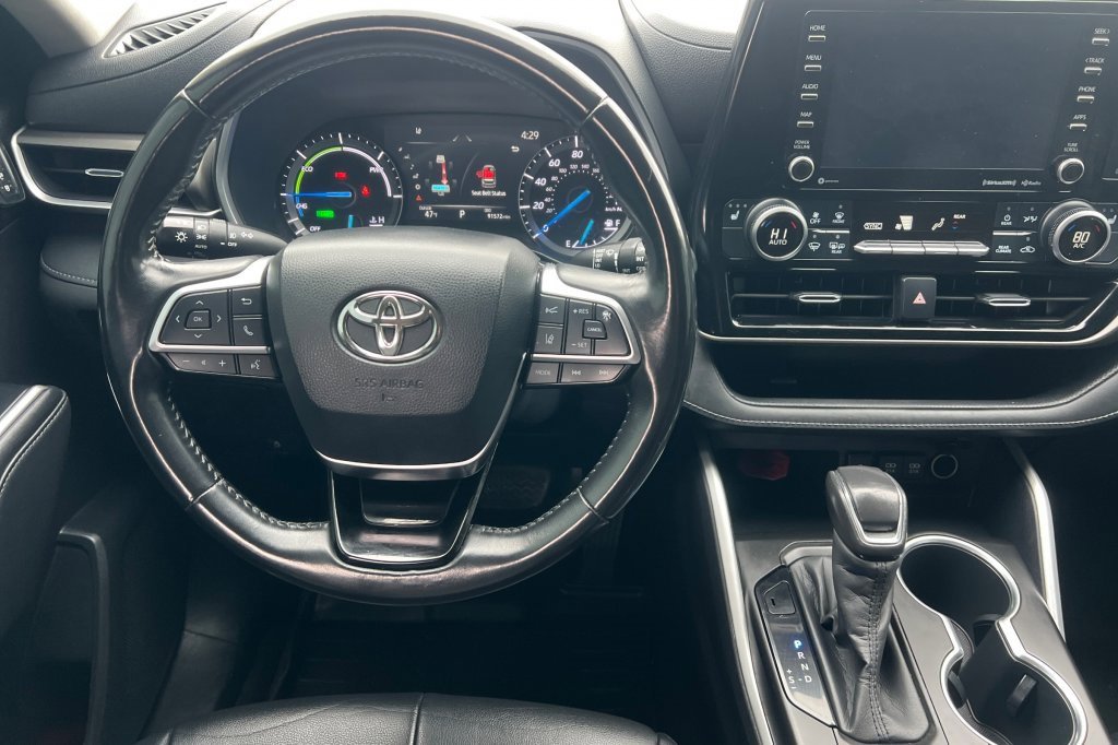 Used 2020 Toyota Highlander XLE image 11