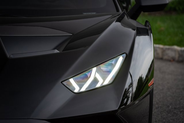 Used 2022 Lamborghini Huracan STO image 8