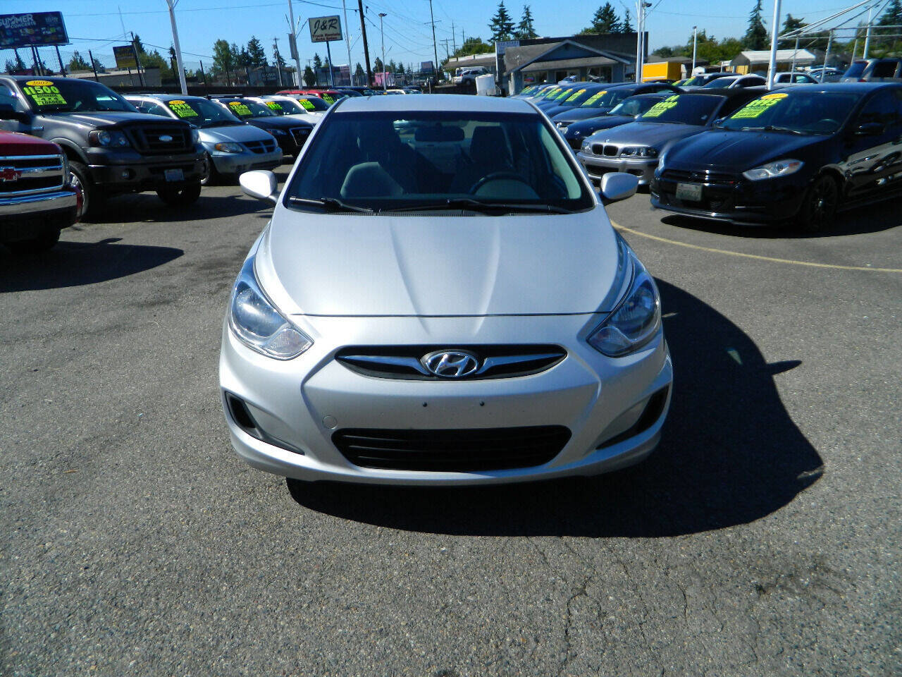 Used 2014 Hyundai Accent GLS FWD image 3