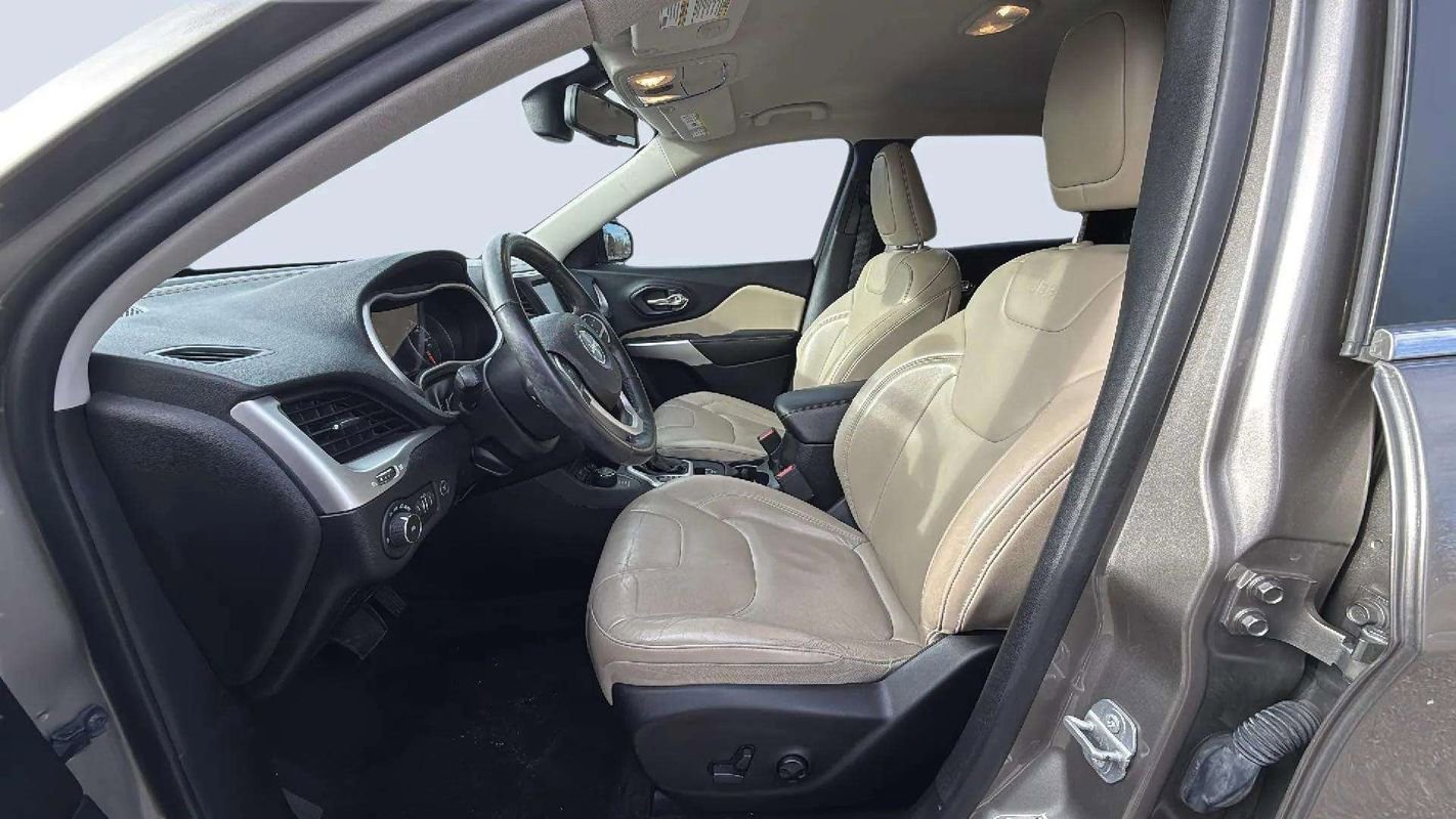Used 2018 Jeep Cherokee Limited image 14