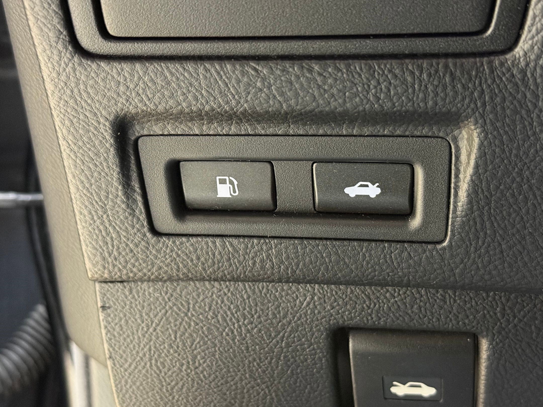 Used 2014 Lexus LS 460 AWD w/ Comfort Package image 30