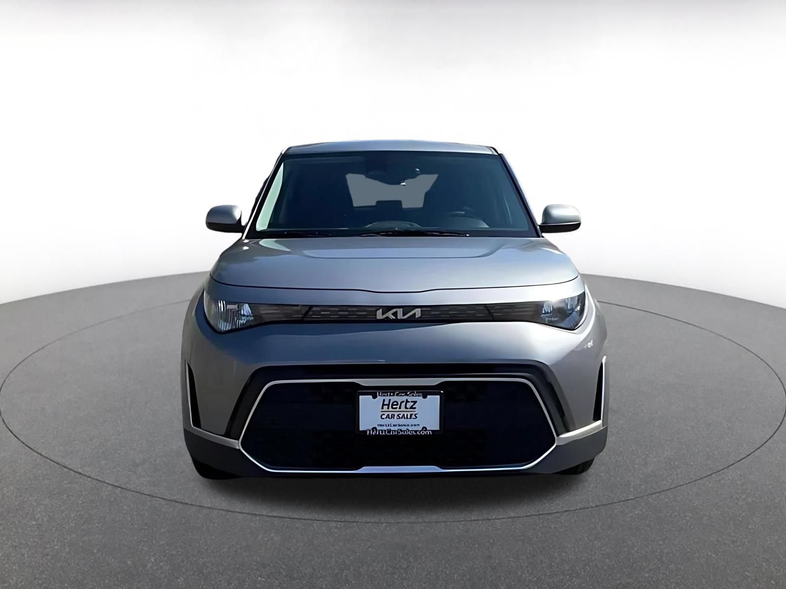 Used 2025 Kia Soul LX w/ LX Technology Package FWD image 4