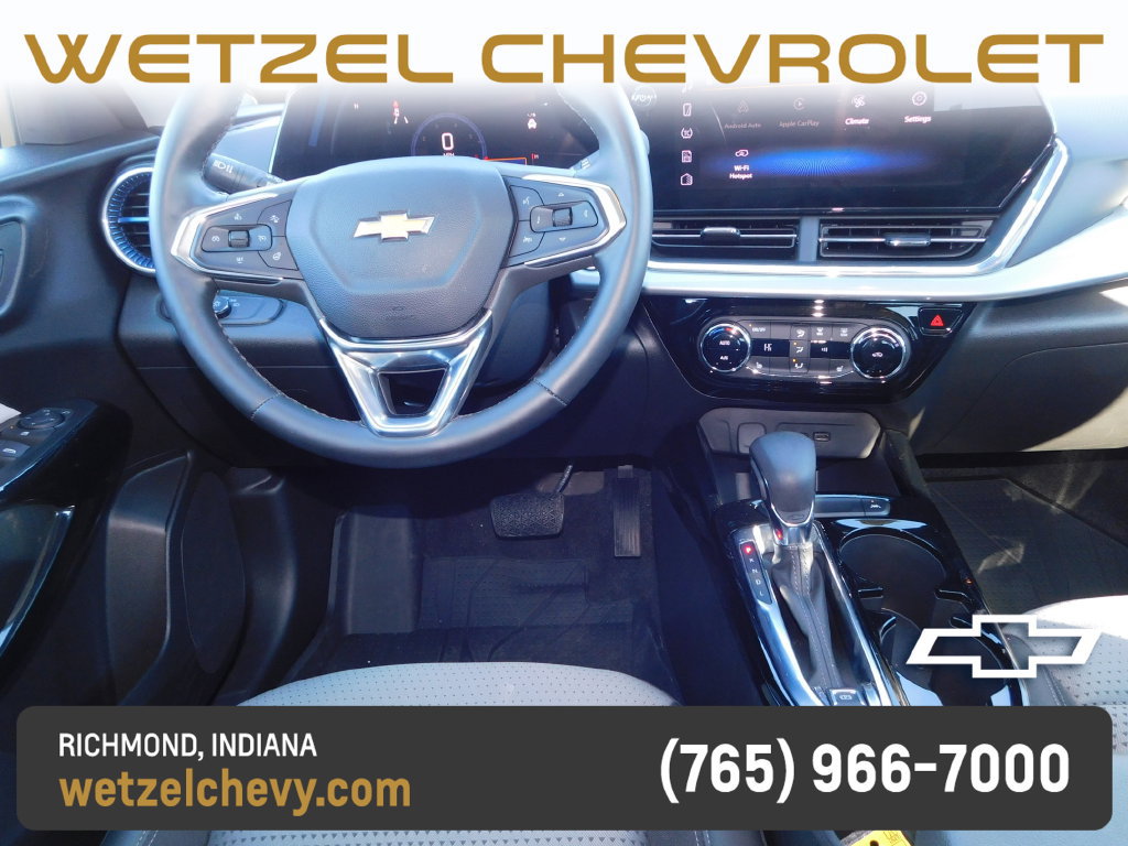 Used 2025 Chevrolet Trax LT w/ Driver Confidence Package FWD image 15