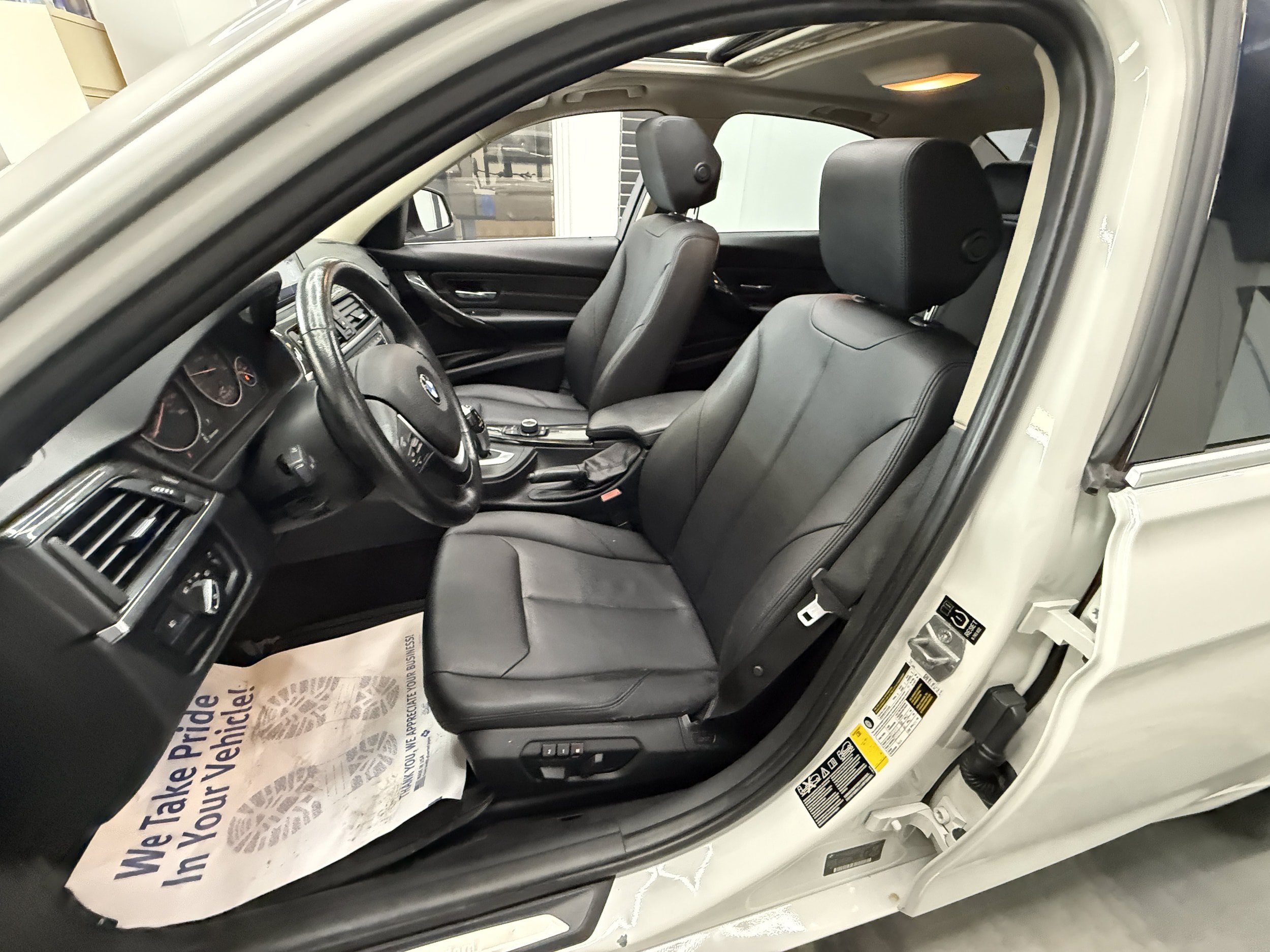 Used 2014 BMW 320i xDrive Sedan AWD/4WD image 13
