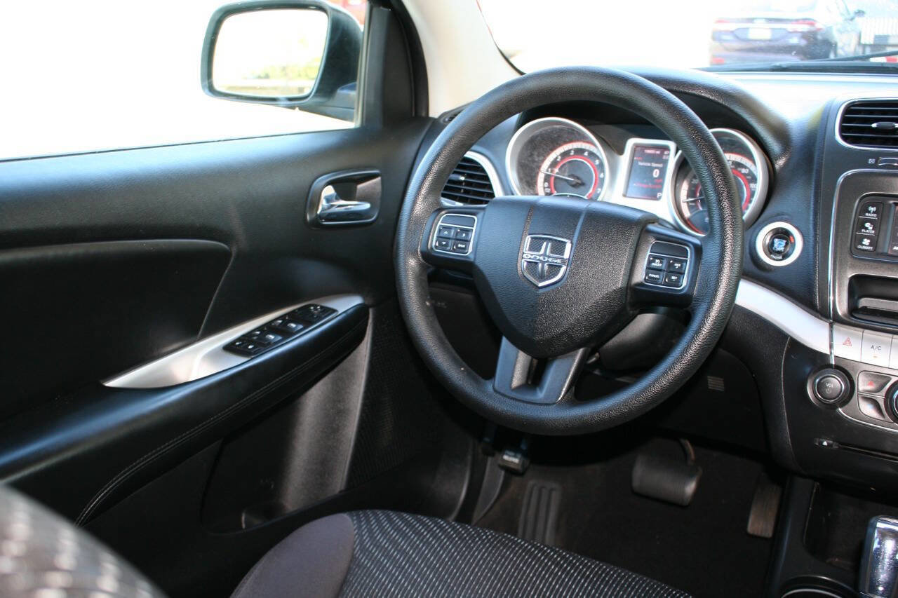 Used 2013 Dodge Journey SXT w/ Flexible Seating Group AWD/4WD image 11