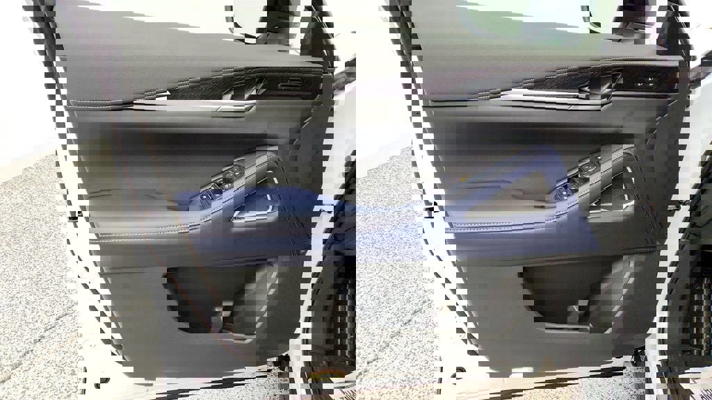 Used 2026 INFINITI QX60 Sport w/ Dark Cargo Package image 11