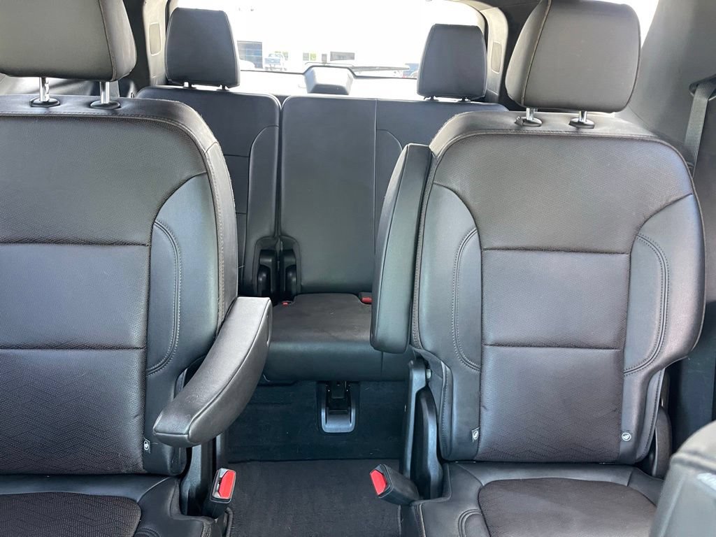 Used 2023 Chevrolet Traverse High Country FWD image 12