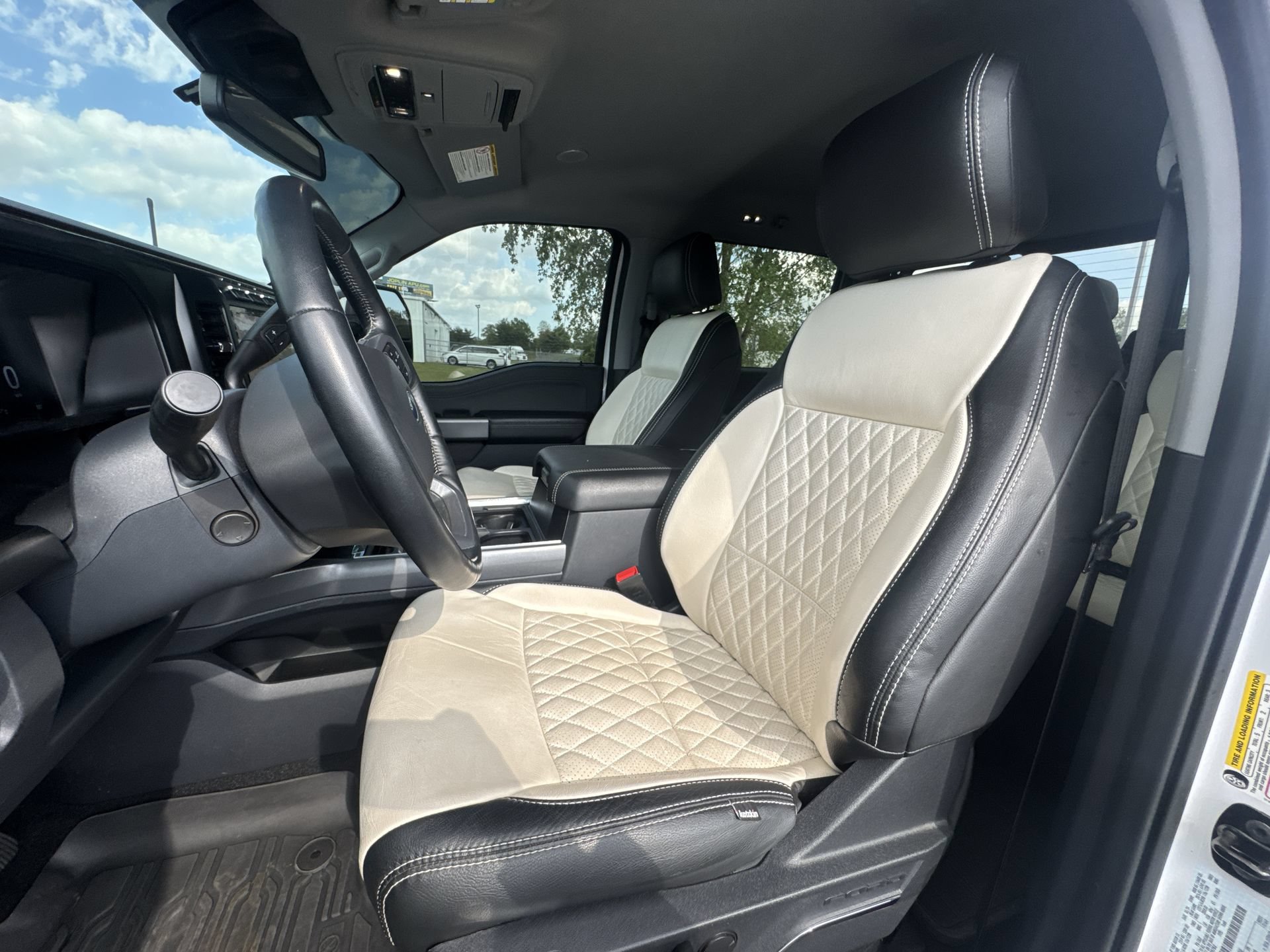 Used 2024 Ford F250 Lariat w/ Lariat Ultimate Package AWD/4WD image 11