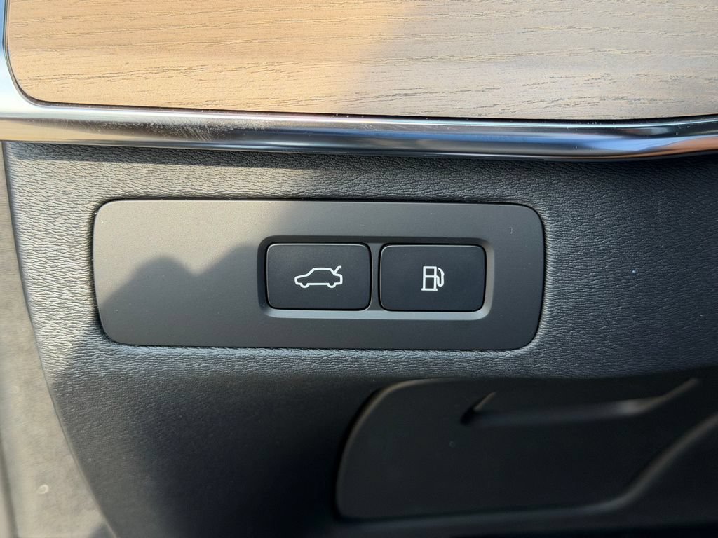 New 2026 Volvo XC90 T8 Ultra w/ Protection Package Premier AWD/4WD image 31