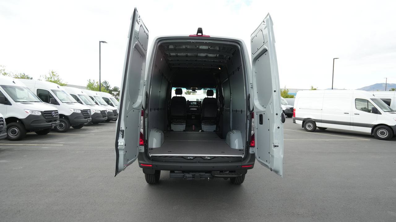New 2025 Mercedes-Benz Sprinter 2500 image 5
