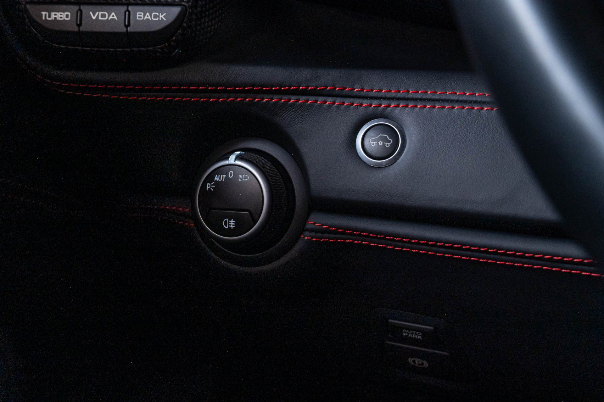 Used 2018 Ferrari 488 GTB RWD image 14