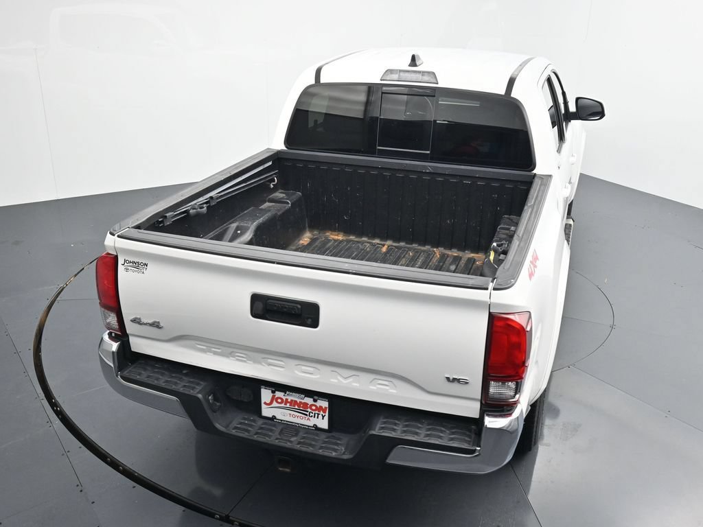 Used 2020 Toyota Tacoma SR5 AWD/4WD image 28