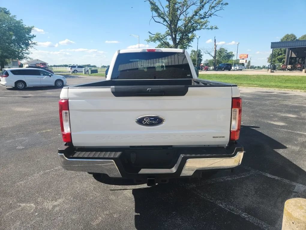 Used 2017 Ford F250 XLT AWD/4WD image 4