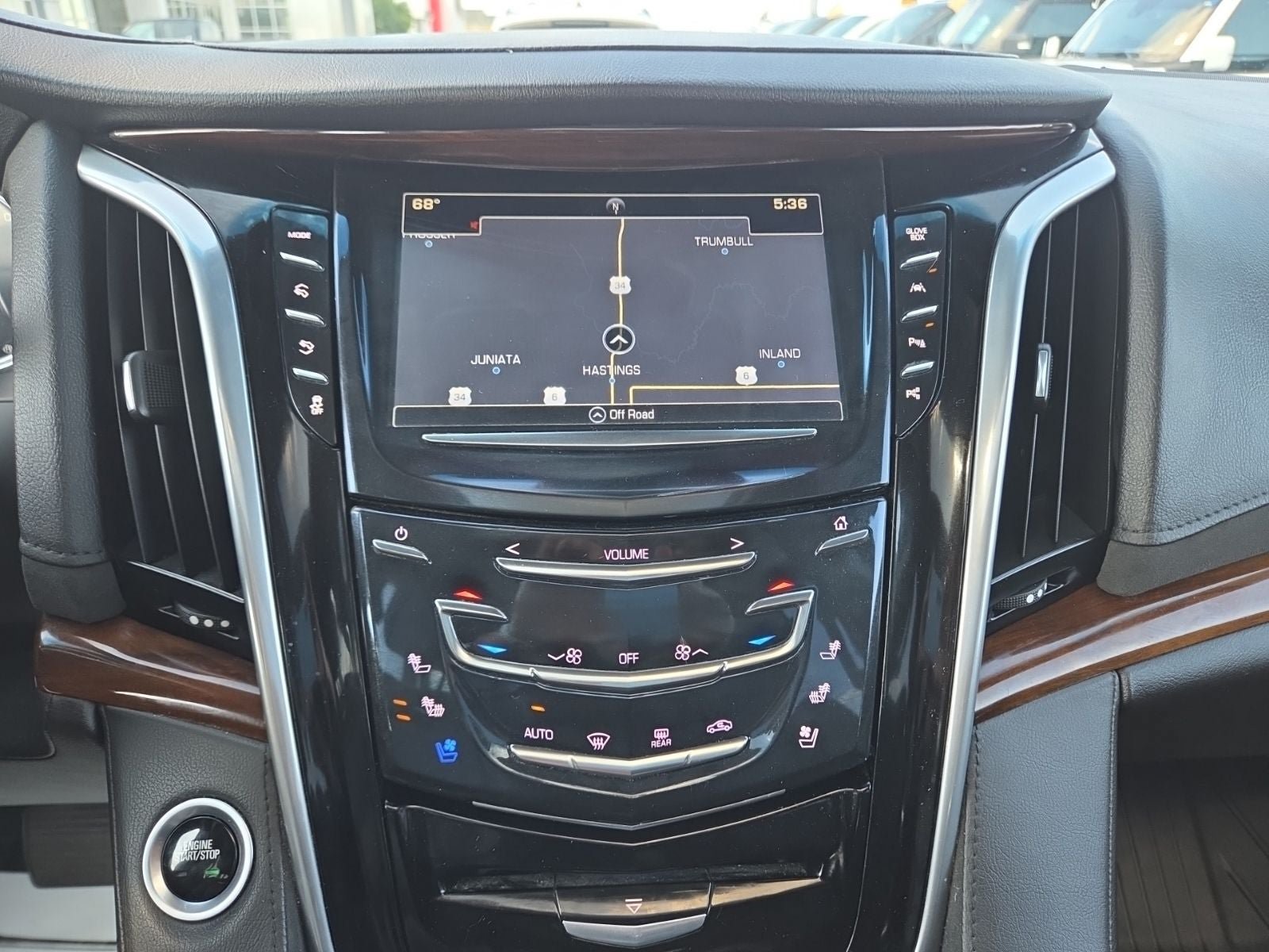 Used 2020 Cadillac Escalade ESV Premium Luxury AWD/4WD image 4