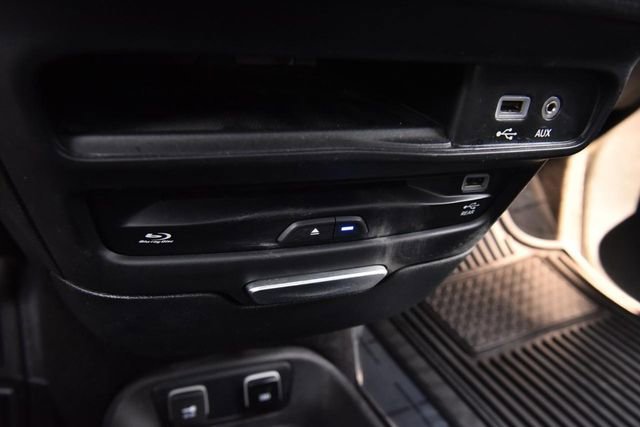 Used 2018 Chrysler Pacifica Limited w/ Advanced Safetytec Group FWD image 19
