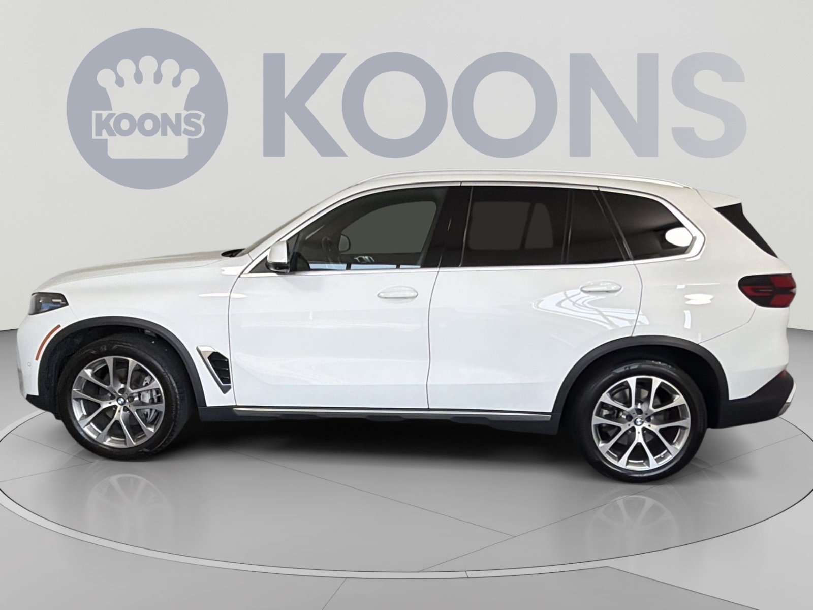 Used 2024 BMW X5 xDrive40i w/ Premium Package AWD/4WD image 2