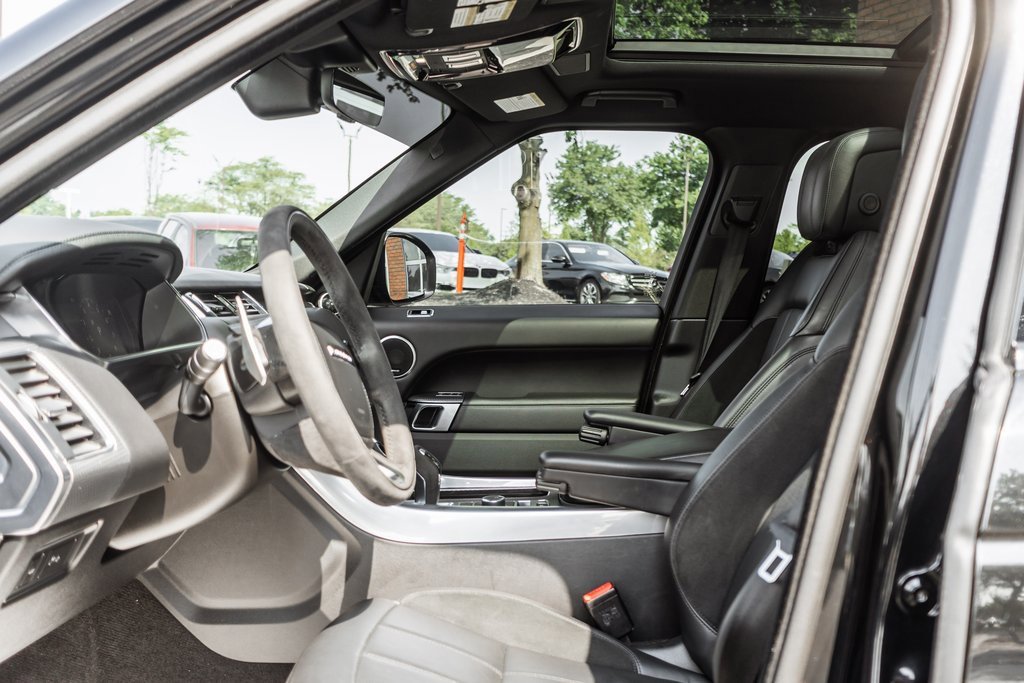 Used 2022 Land Rover Range Rover Sport HST image 28