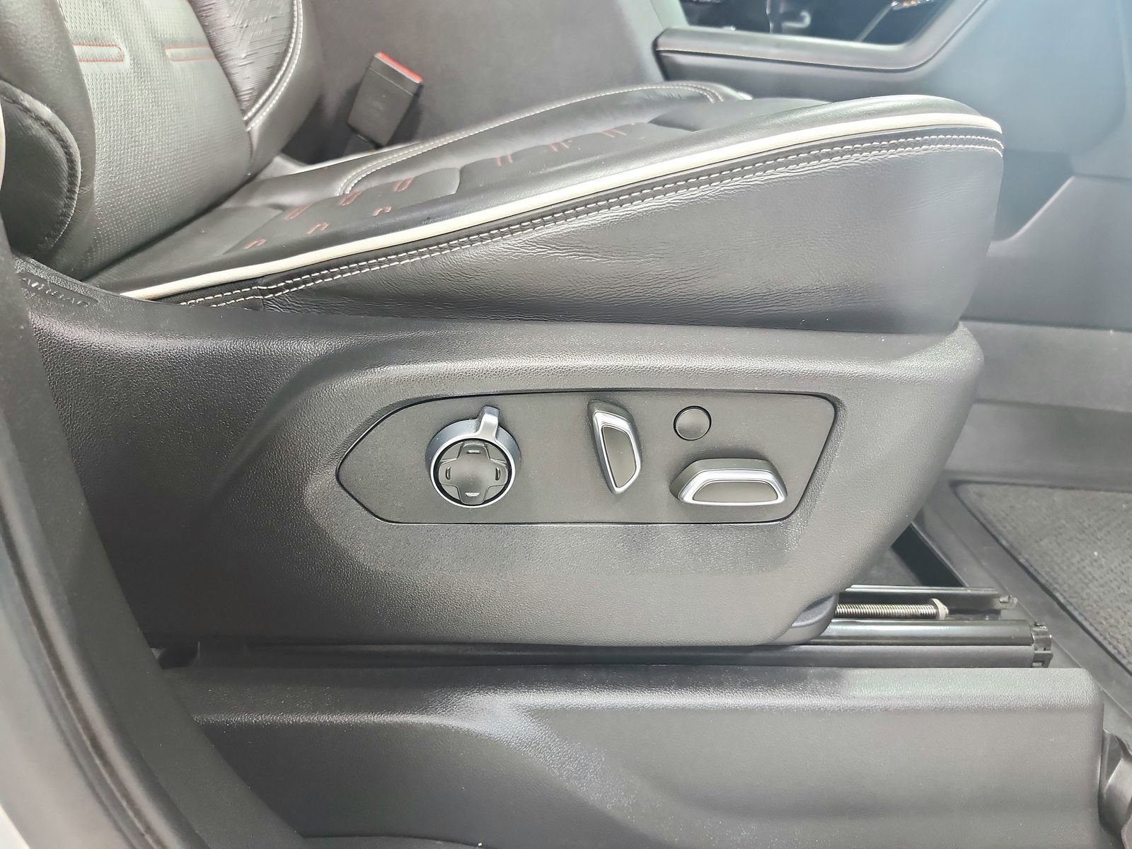 Used 2023 GMC Sierra 1500 AT4X image 44