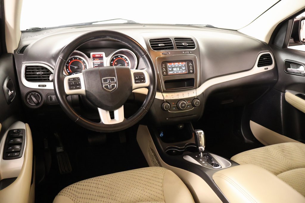 Used 2020 Dodge Journey SE w/ SE Popular Equipment Group image 2