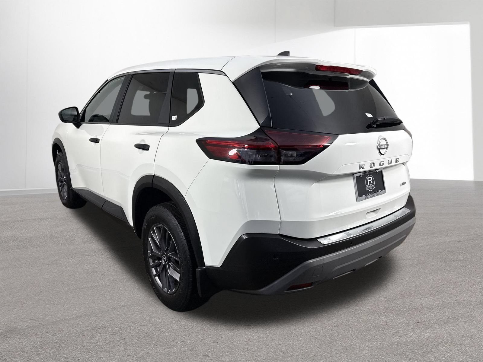 Used 2023 Nissan Rogue S AWD/4WD image 30
