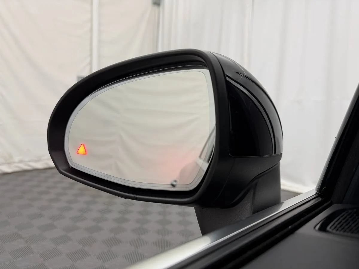 Used 2024 Mercedes-Benz GLC 300 4MATIC image 21
