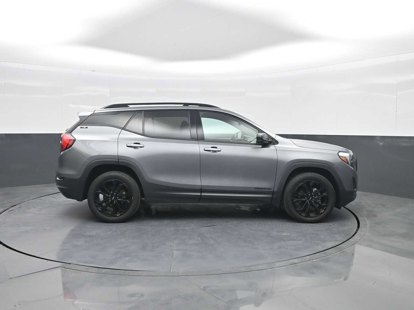Used 2021 GMC Terrain SLE w/ Driver Convenience Package AWD/4WD image 9