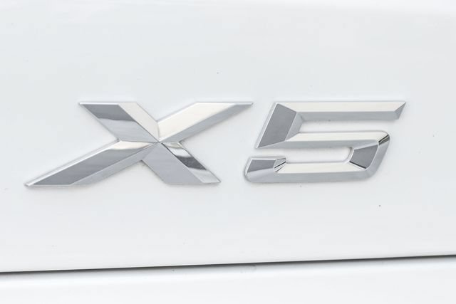 Used 2019 BMW X5 xDrive40i w/ Premium Package 2 AWD/4WD image 6