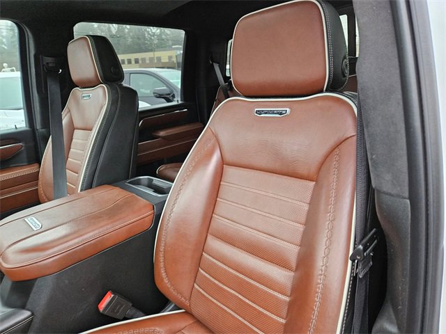 Used 2024 GMC Sierra 3500 Denali Ultimate image 11