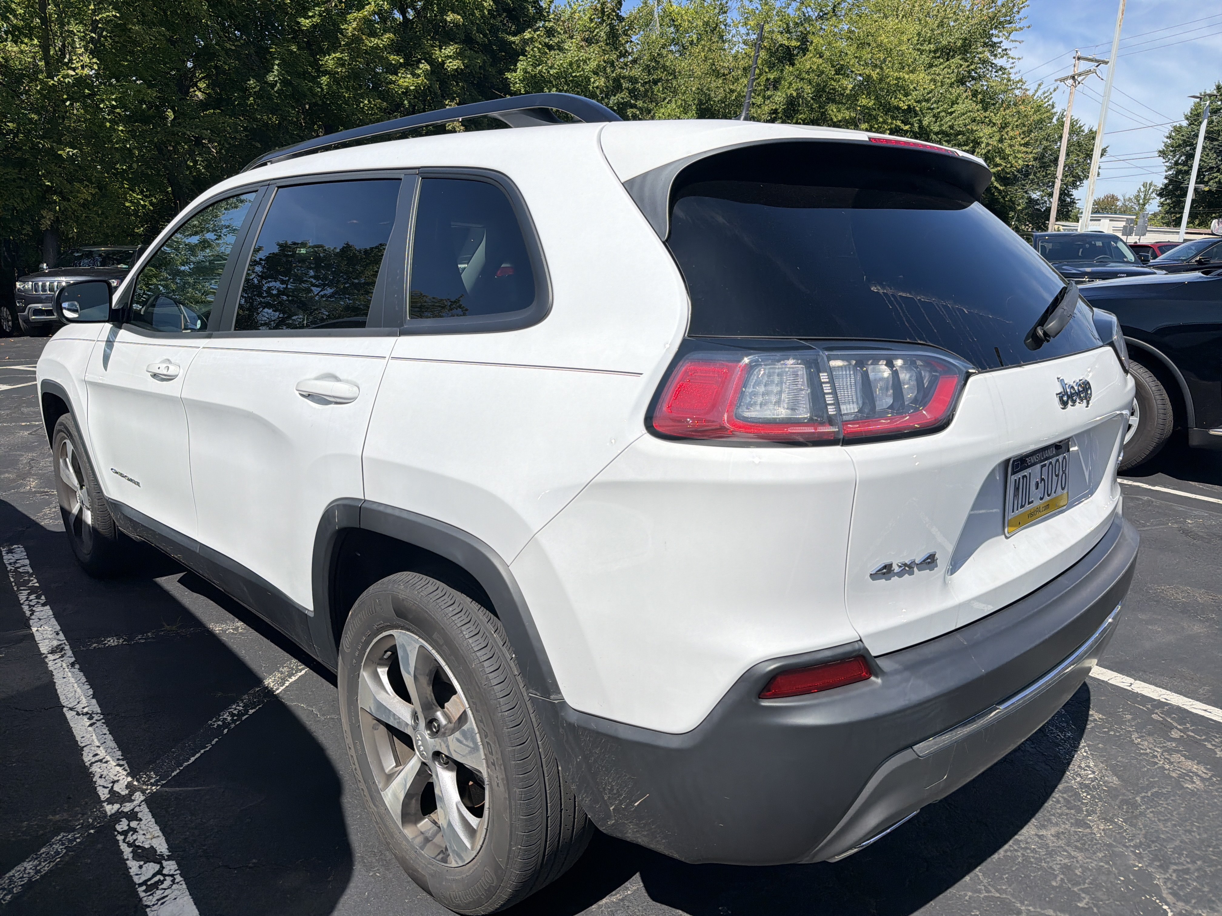 Used 2022 Jeep Cherokee Limited AWD/4WD image 4