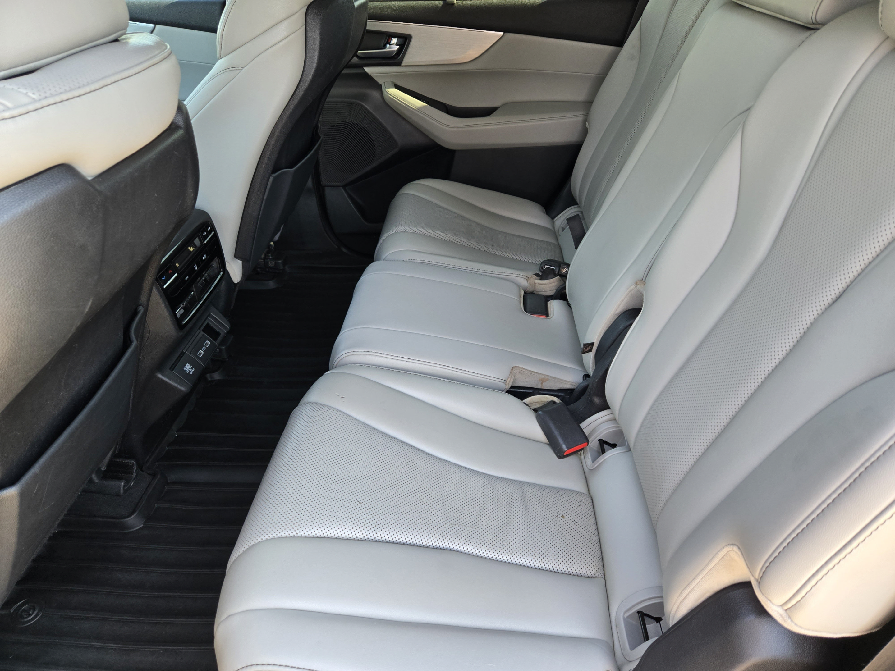 Used 2022 Acura MDX w/ Technology Package FWD image 29