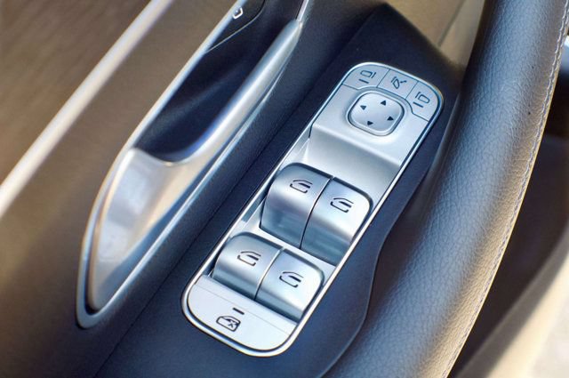 Used 2025 Mercedes-Benz GLE 350 4MATIC w/ 3rd Row Seat Package image 37