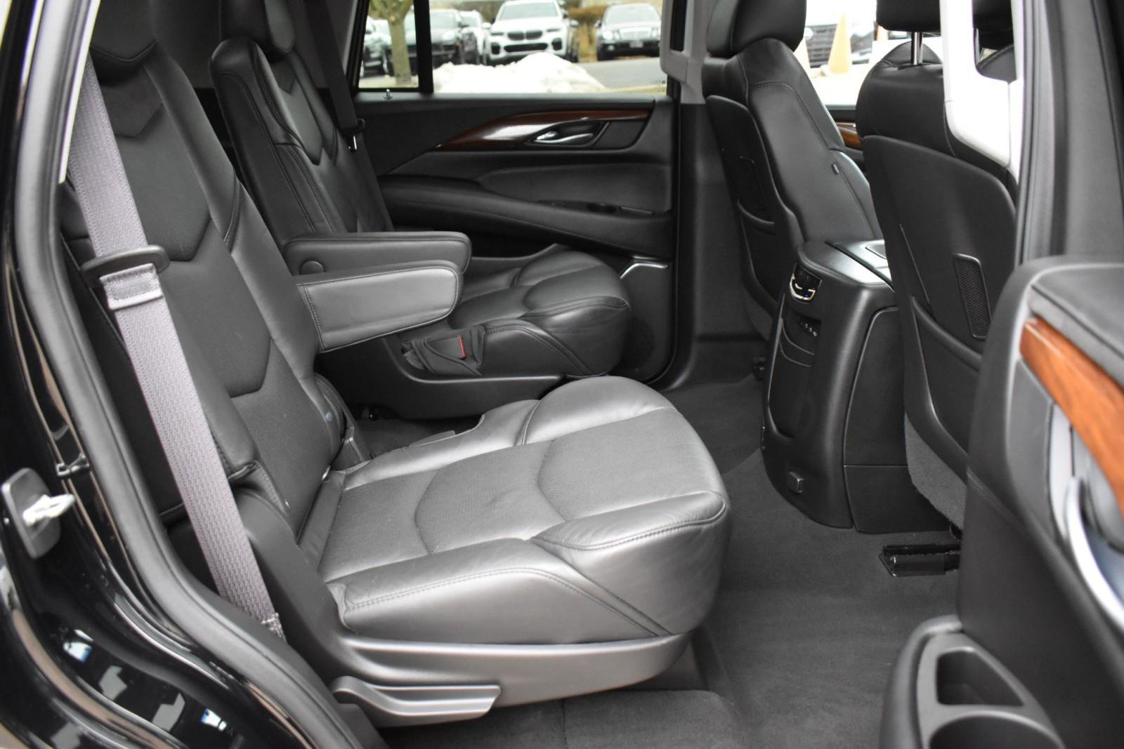 Used 2017 Cadillac Escalade Luxury image 47