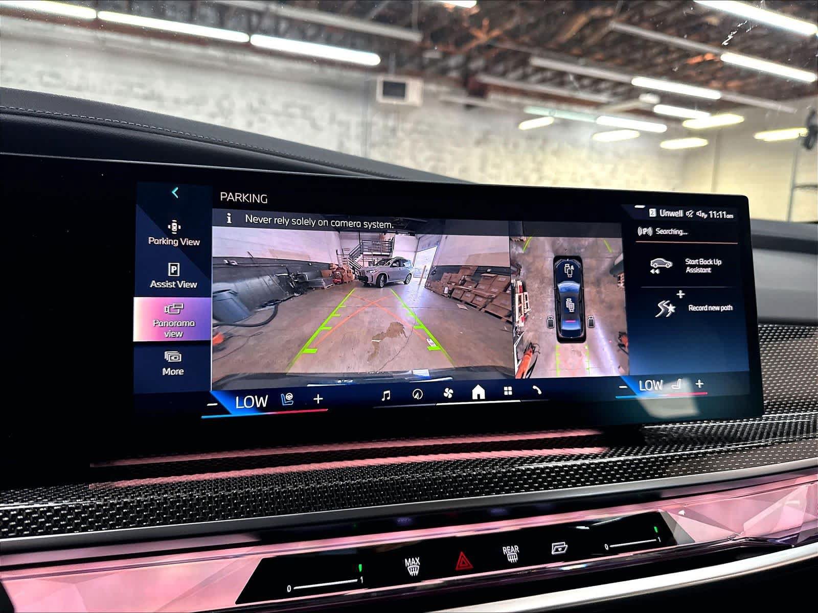 Used 2023 BMW i7 xDrive60 AWD/4WD image 23