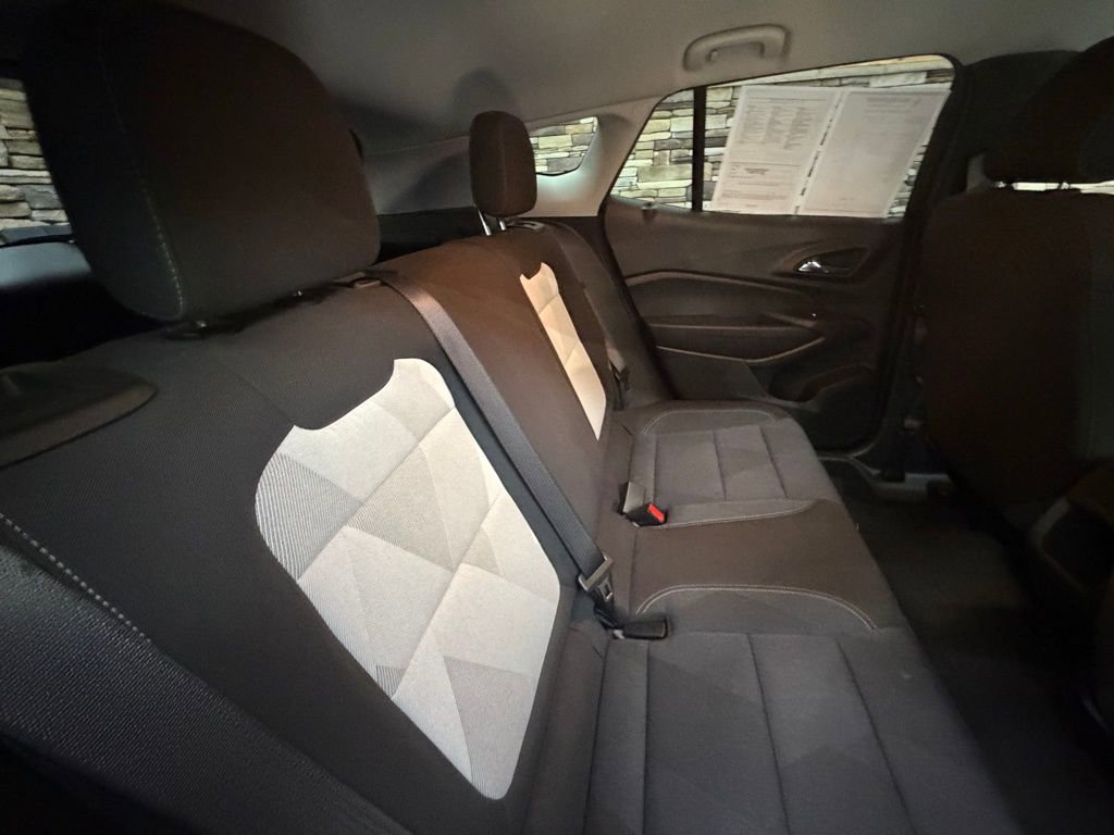 Used 2024 Chevrolet Trax LS w/ LS Convenience Package FWD image 30
