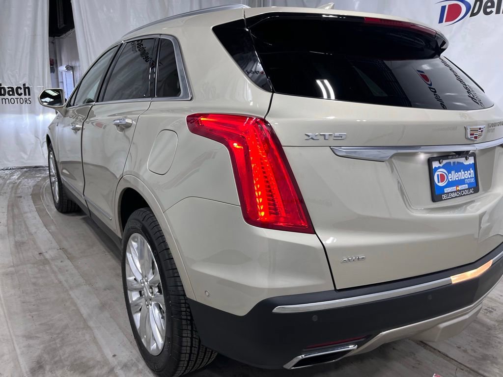 Used 2017 Cadillac XT5 Platinum w/ Driver Assist Package AWD/4WD image 5
