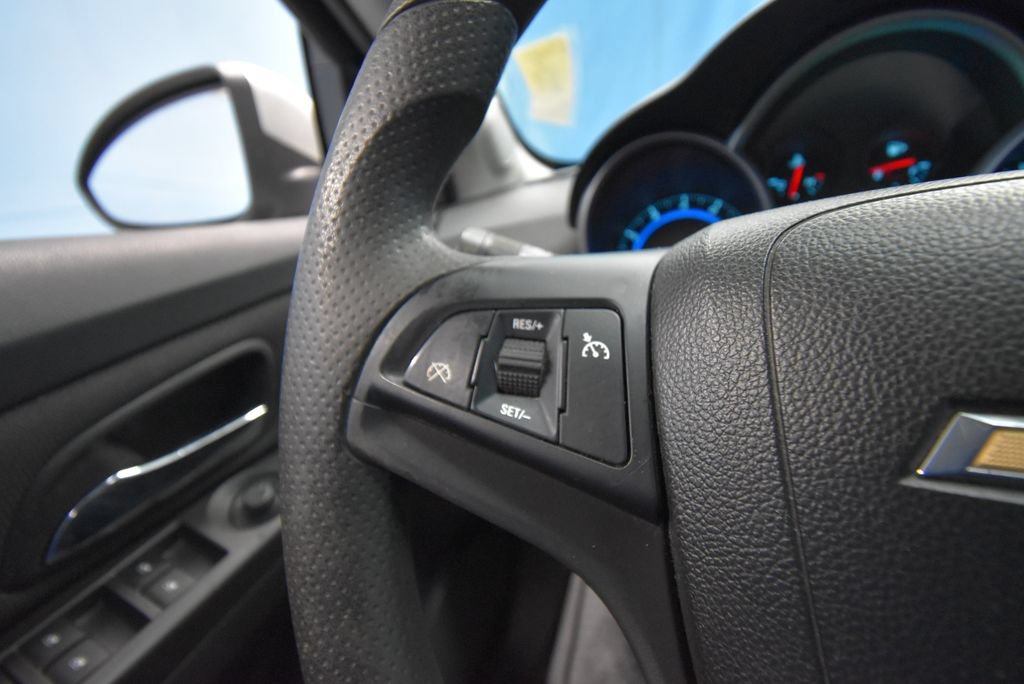 Used 2015 Chevrolet Cruze LT FWD image 10