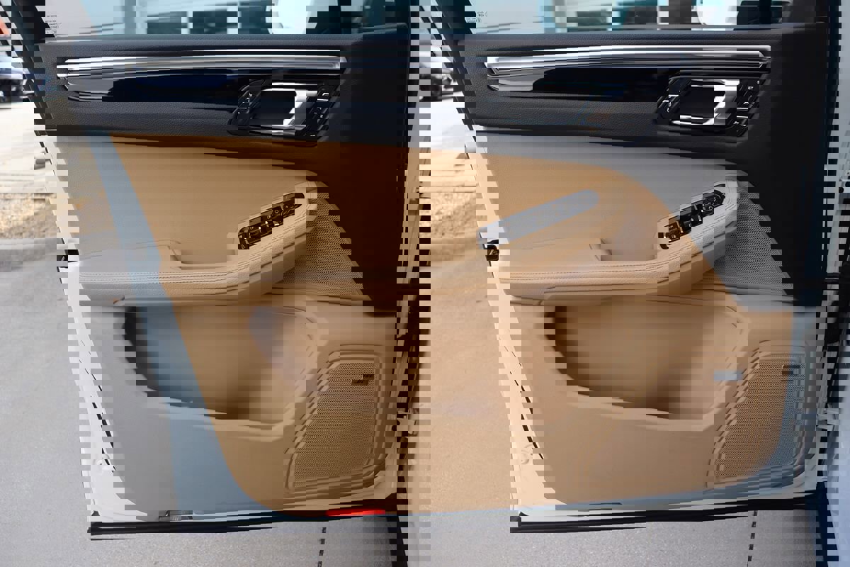 Used 2017 Porsche Macan S image 40