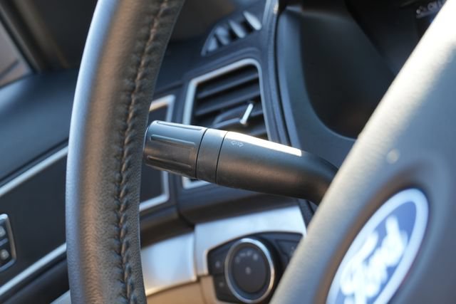 Used 2017 Ford Explorer XLT w/ Equipment Group 202A FWD image 27