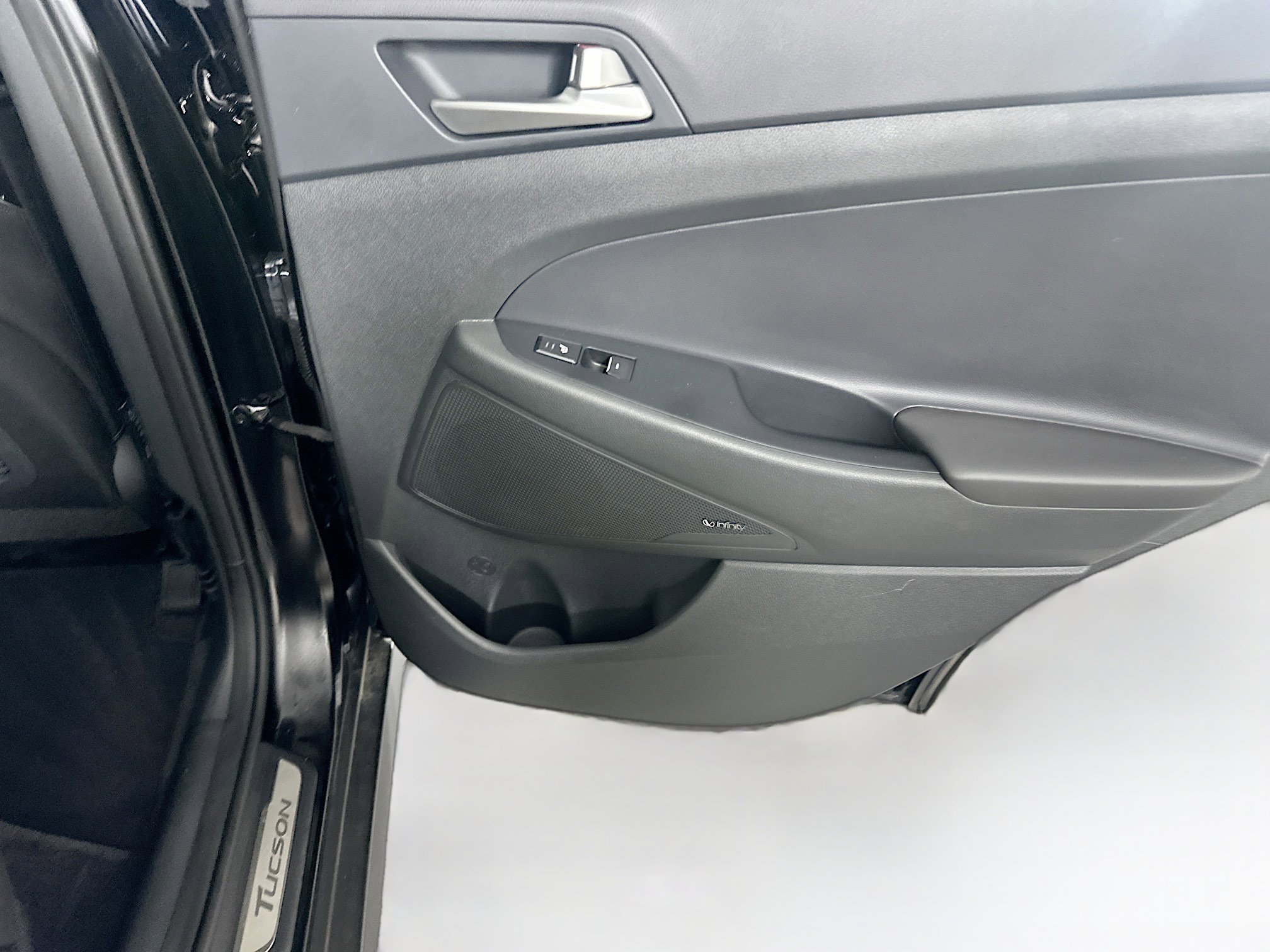 Used 2021 Hyundai Tucson Ultimate w/ Cargo Package AWD/4WD image 31