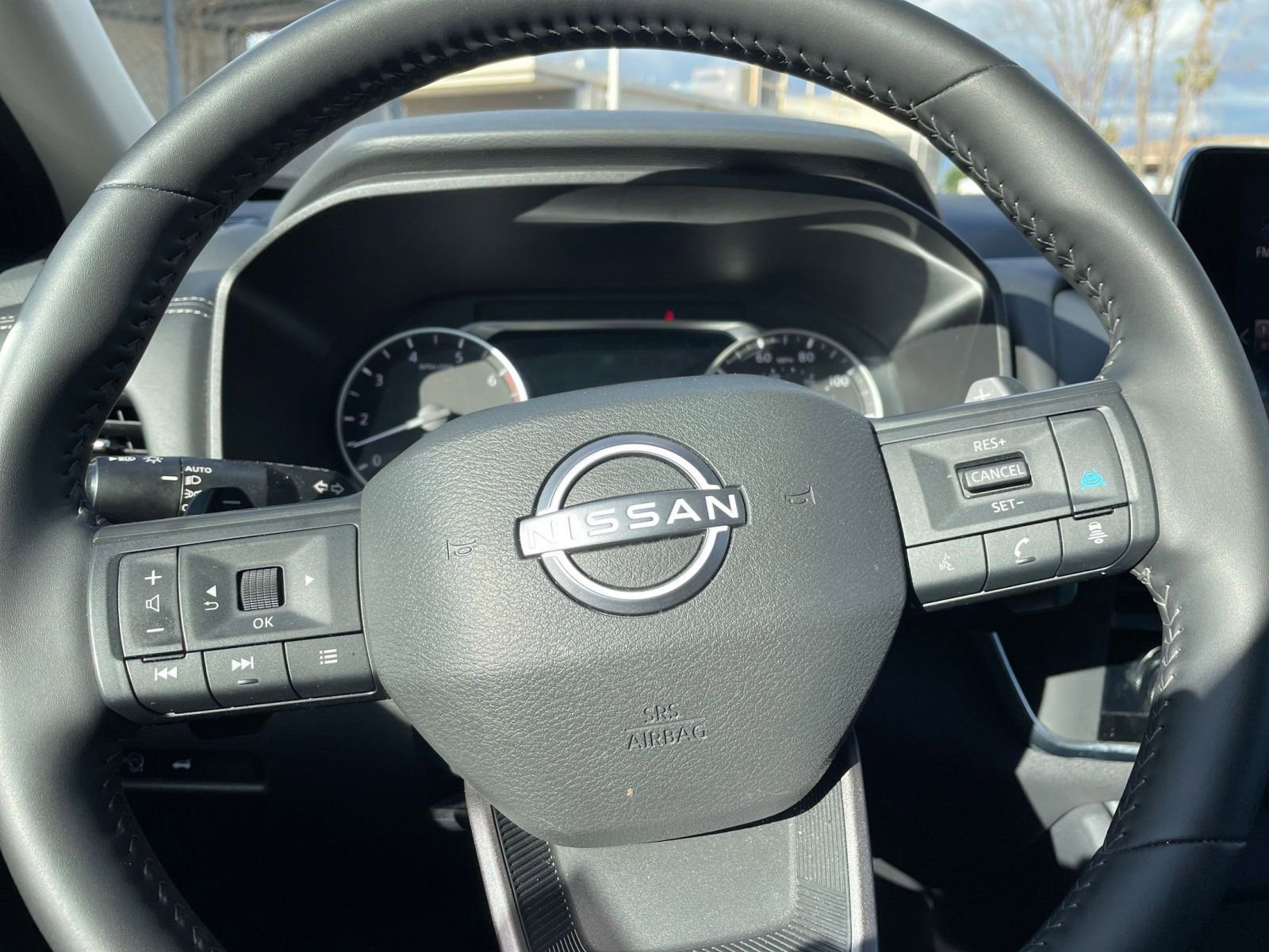 Used 2025 Nissan Rogue SV FWD image 31