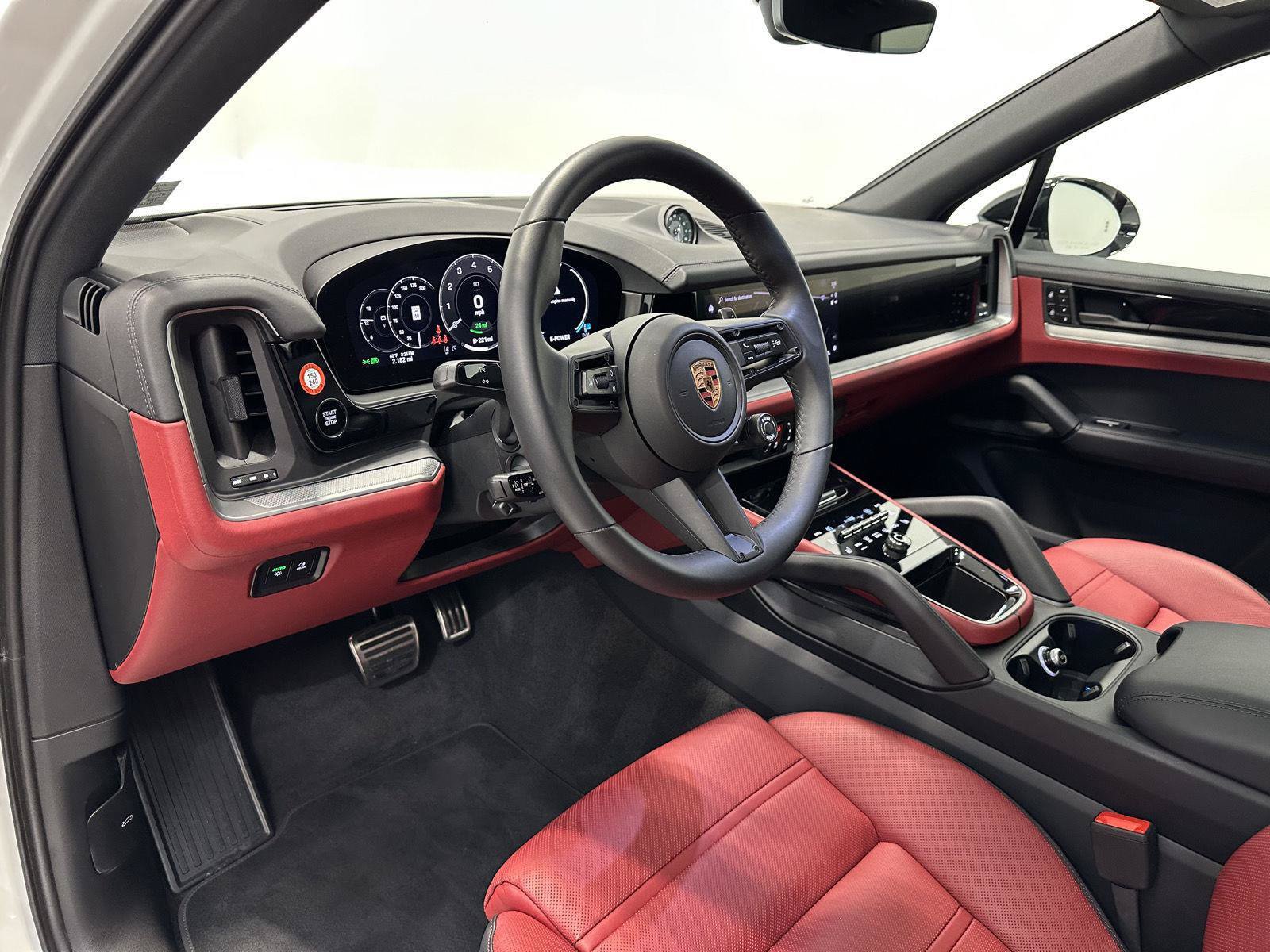 Certified 2026 Porsche Cayenne S AWD/4WD image 4