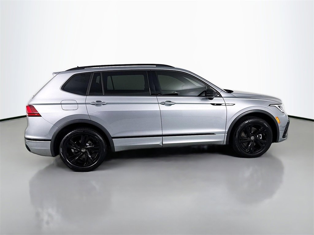 Used 2024 Volkswagen Tiguan SE R-Line image 8